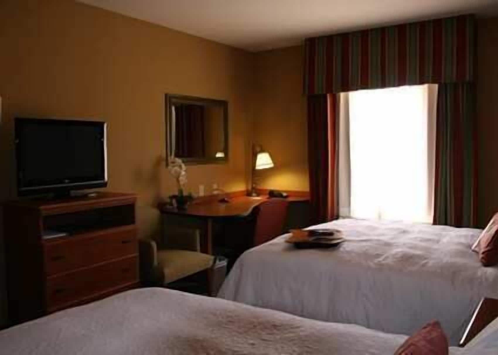 Hampton Inn Garden City Ngoại thất bức ảnh