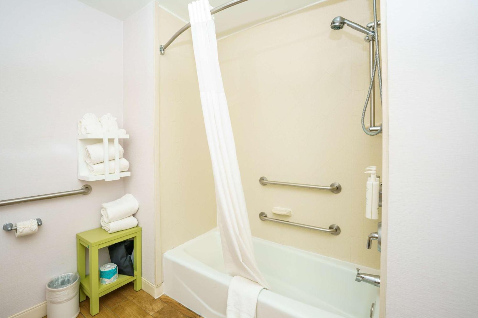 Hampton Inn Garden City Ngoại thất bức ảnh