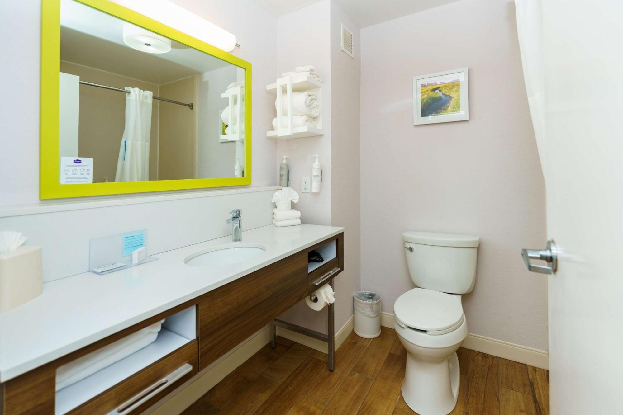 Hampton Inn Garden City Ngoại thất bức ảnh